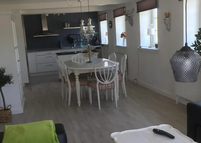 Ved Kongeaen Apartament
